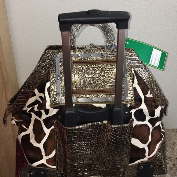 Gazzaz Animal Print Carry On - Picture 5 of 11